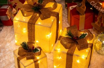 Solpex Set of 3 Christmas Lighted Gift Boxes